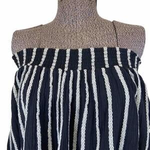 NEW! w/ tags 100% Cotton Rip Curl Size Med Black & White Peasant Circle Shirt